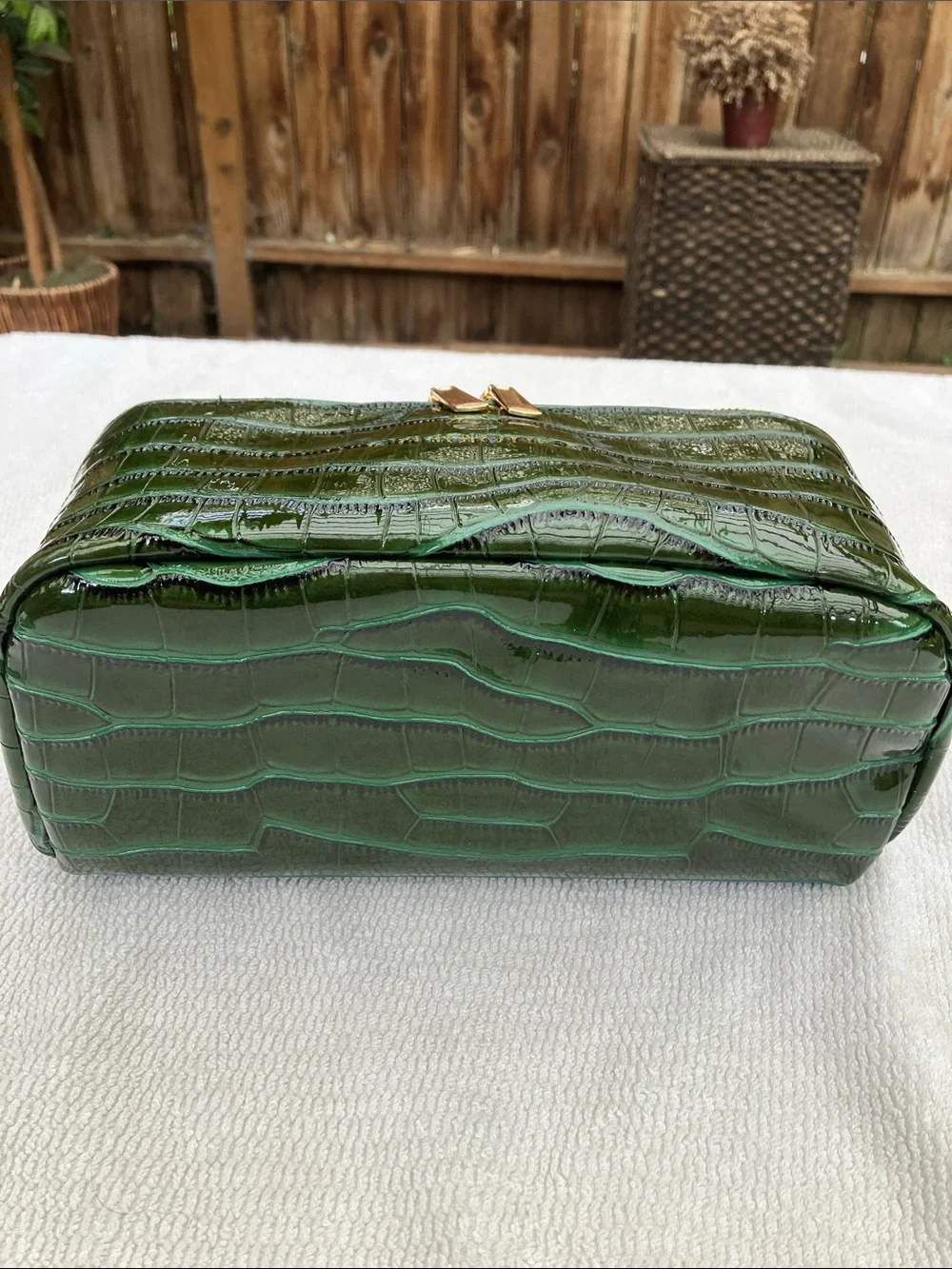 NWOT Cymbiotika Forest Green Croc Embossed Cosmetic Toiletry Travel case